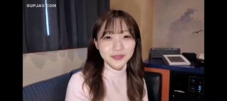 花臂纹身美少女小男友居家操逼坚挺白嫩美乳，蹲着抓屌吸吮，骑乘位操肥唇骚穴，操完再自慰